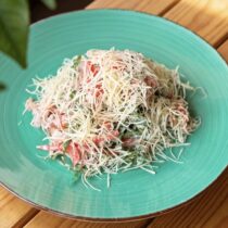 САЛАТ ИЗ ЯЗЫКА И РУКОЛЫ